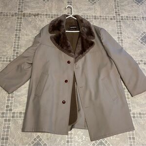 Tan Coat with brown Faux Fur Collar Men’s 2X XXL size 52